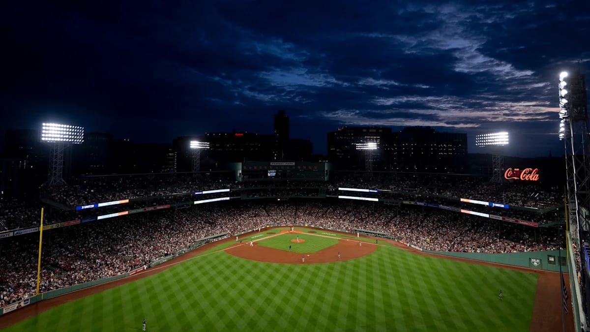Red Sox и Cubs преместват последната игра от серията в Тропикана Фийлд, за да избегнат норийски ураган